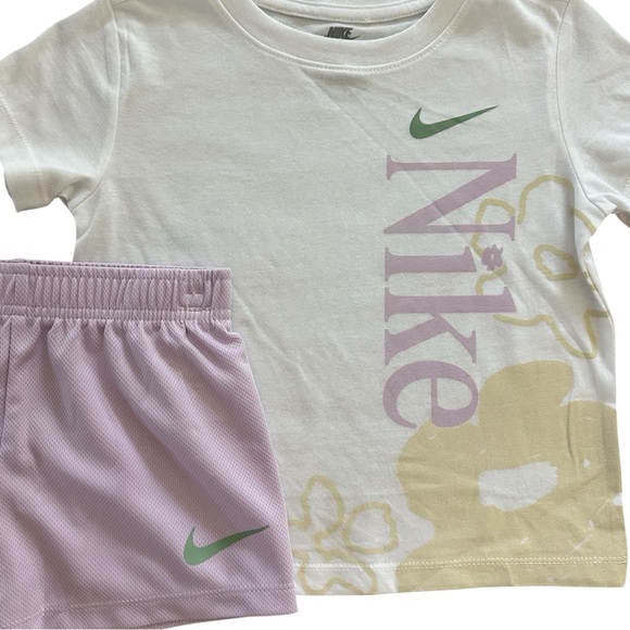 Nike Girls Short Sleeve Floral T-Shirt & Shorts Set Size 5 NEW with Tags - Picture 6 of 6